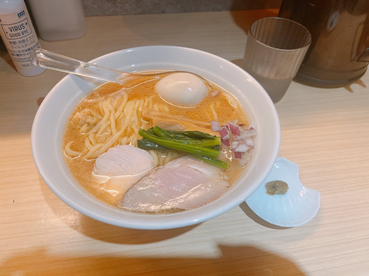 haruka96P4's tweet photo. 久しぶりに竹祥さん(@takesho_ramen )の味噌ラーメン🍜
相変わらず美味しい😋
赤玉ねぎが良いアクセントだし貝つくねがたまらん…！！ https://t.co/c5BnWOQ44E
