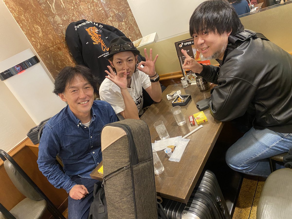 ikibachi's tweet photo. 遠距離ユニット「イキバチ」集合！！
この後、14:40〜名古屋パルコ西館前です。
盛り上がりましょう！！

#イキバチ
#栄音26
#みんなが主役の栄ミナミ https://t.co/f1srZ0bEFt