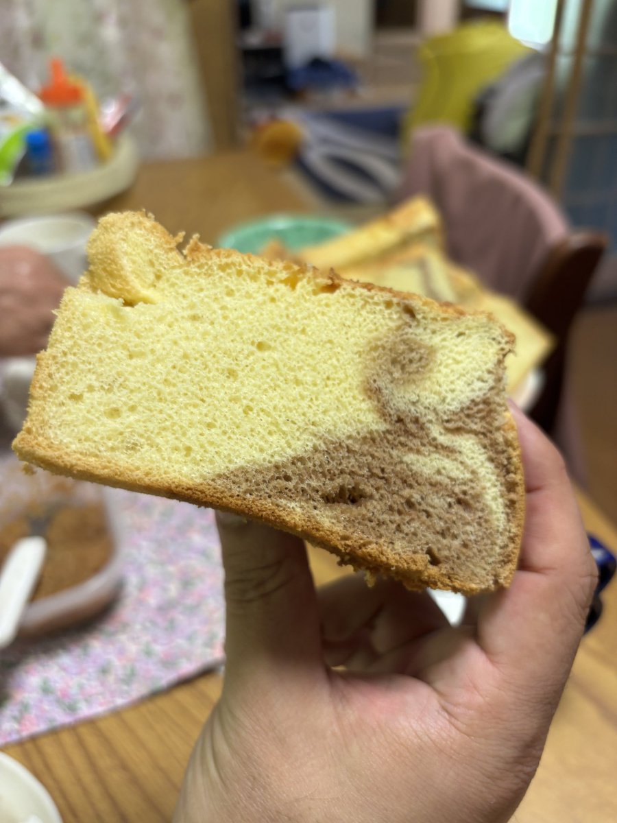 dj_kenshiro's tweet photo. マーブル模様のシフォンケーキできたー https://t.co/JhZb9H01zl