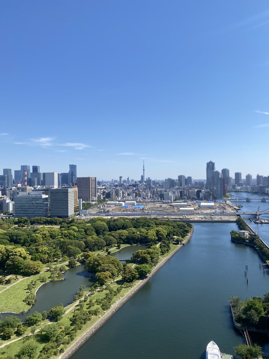 kousuinikki's tweet photo. GWに泊まったmesm、バルコニーからの景色が美しくてずっと眺めていられた。
船やらモーターボートやら海鳥やら、通過していく何かの種類が多くて見飽きない。 https://t.co/qb2lZFzZmI