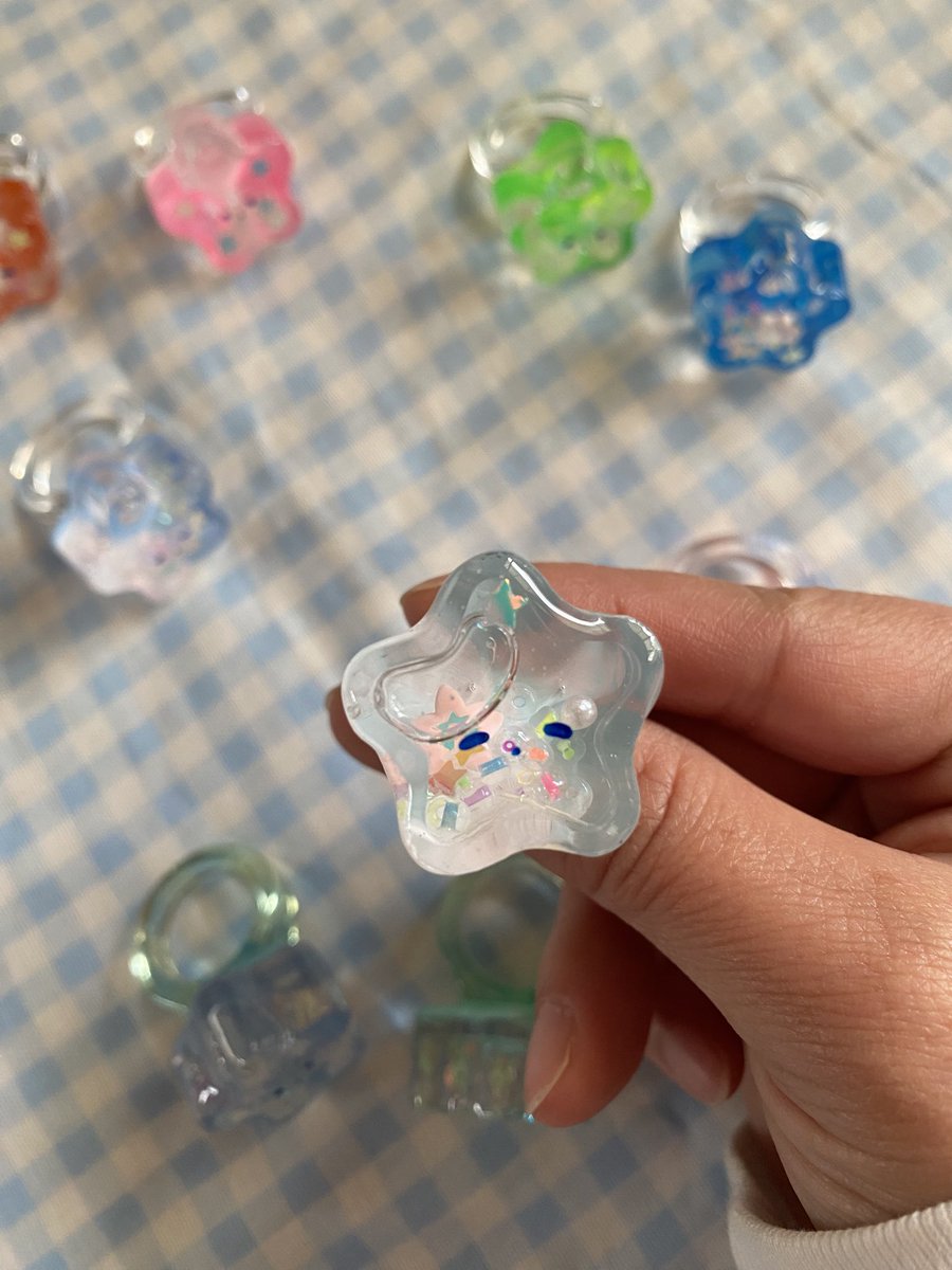 haruno4646's tweet photo. #デザフェス63リポスト
@designfesta

🤍haruno
🤍5/23.24両日参加
🤍F-263

ゆらキー、ゆらリング、ヘアクリップ、ネックレス、ぬいキーなどを持っていく予定です！
星の子や生き物を描いています
もっと増えると思う！！！

よろしくお願いします🧸 https://t.co/TsLSI1dgIu