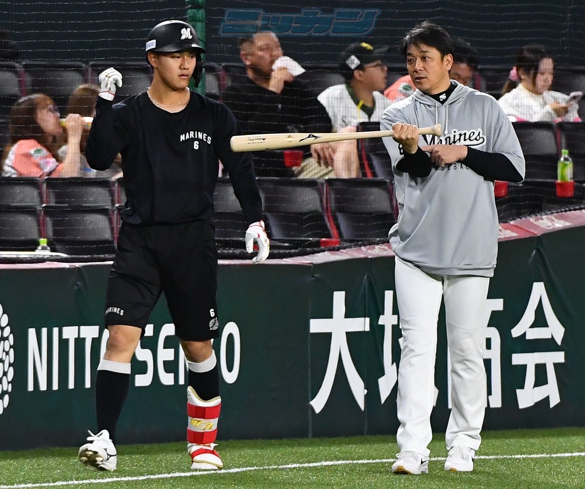 サブロー監督が #西川史礁 選手に熱心に打撃指導していました。(撮影・岩下カメラマン)
#chibalotte