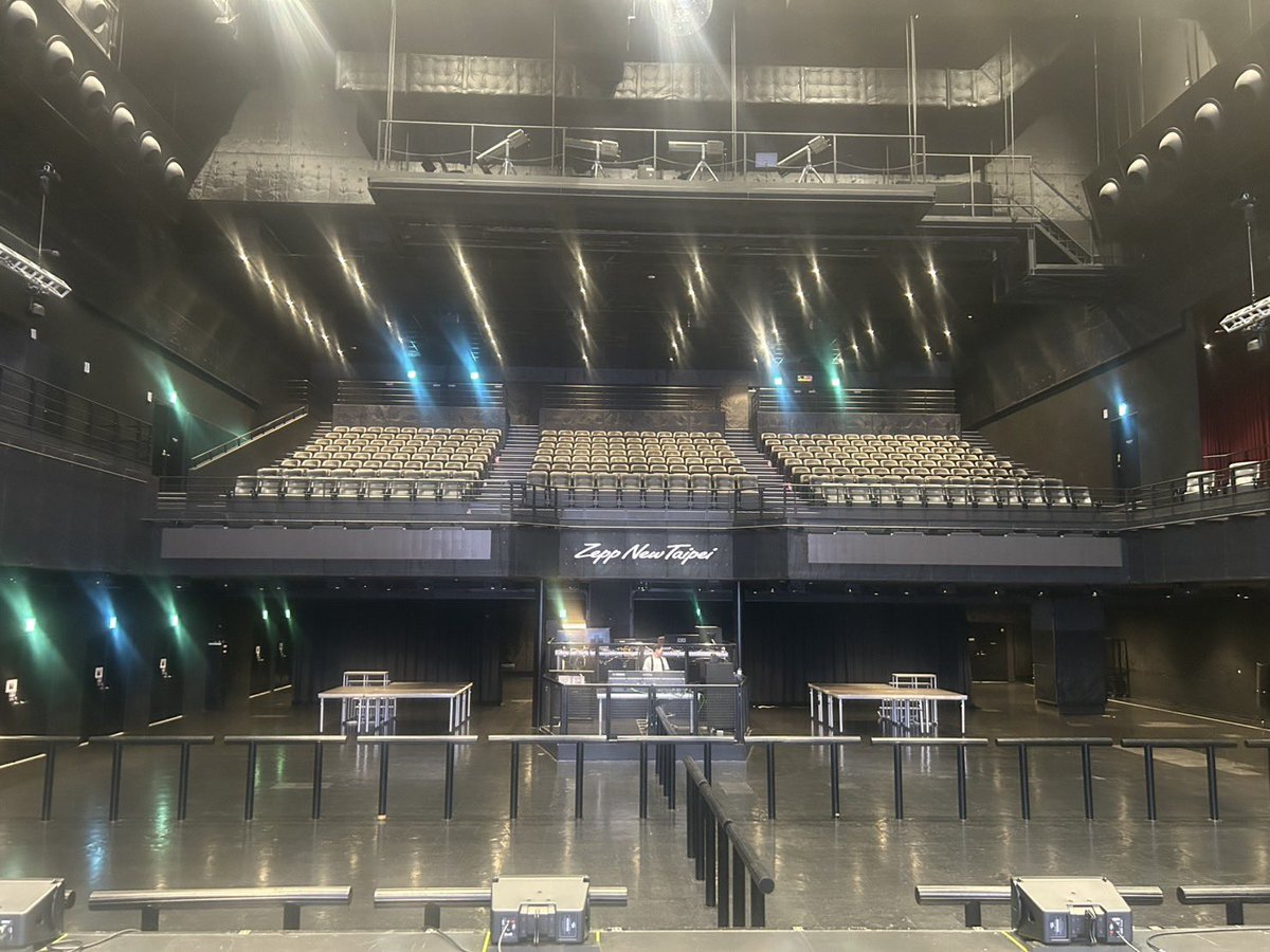 Suzuki_Konomin's tweet photo. おはよ〜🌞

本日 #このみんアジアツアー 初日・台湾公演です！会場素敵！！！

台湾限定グッズの小籠包、私も第一号をゲットしました！みんなも付けてね！🤤 https://t.co/b2RE087bFC