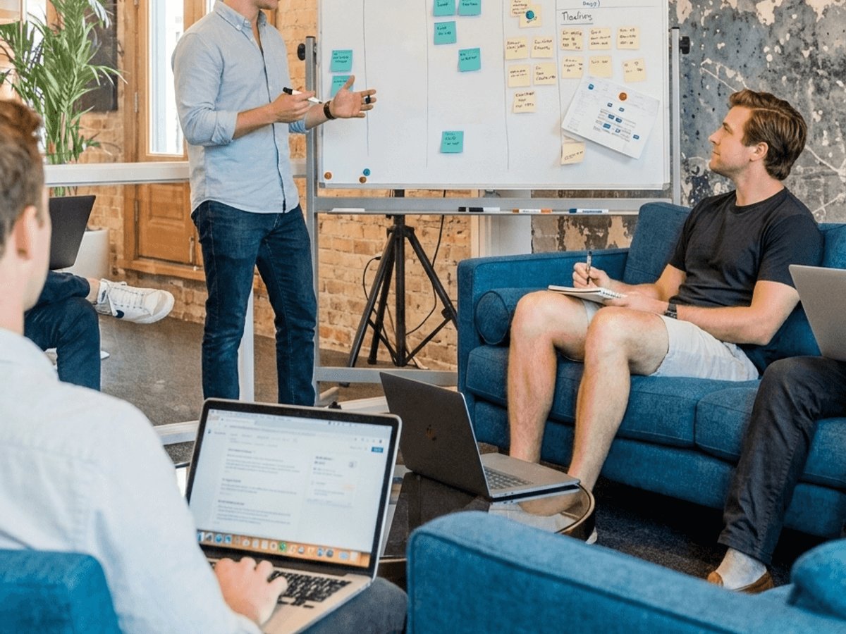net2change's tweet photo. Fastkørt i den daglige drift? Et personligt mentorforløb hjælper dig med at prioritere, handle og holde fokus på de rigtige mål – så du når resultaterne, uden at miste retningen. #mentor #mentor-forløb #personlig udvikling #mentor under uddannelse #Projektstøtte https://t.co/aKXTsspMKU