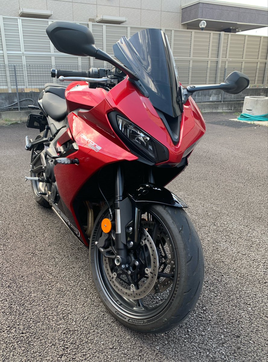 デイトナの髪型変えた。
黒く染めた。
かっこいい