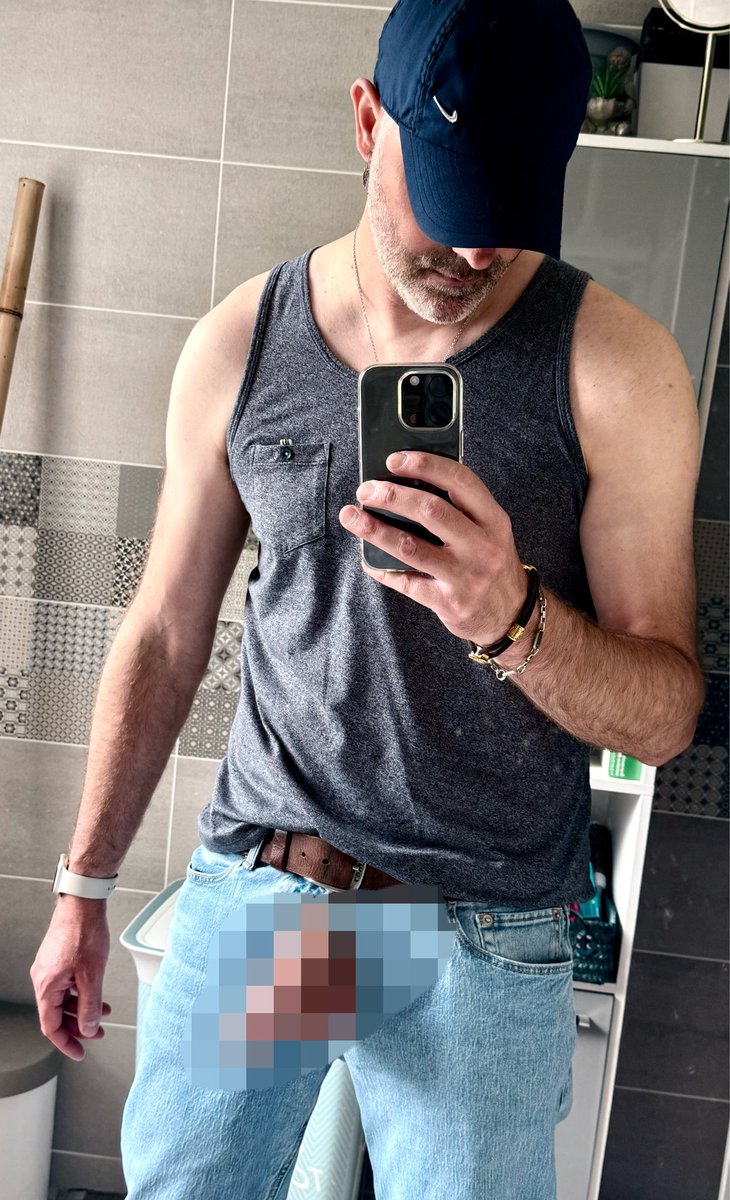 CedricQuorus's tweet photo. Ma queue aime se montrer , la photo dans le flou c’est sur mon onlyfan présent dans ma bio 😛 #chudai #porno #pornogay #gay #gayfrench #picgay https://t.co/zTN7IfPEqv