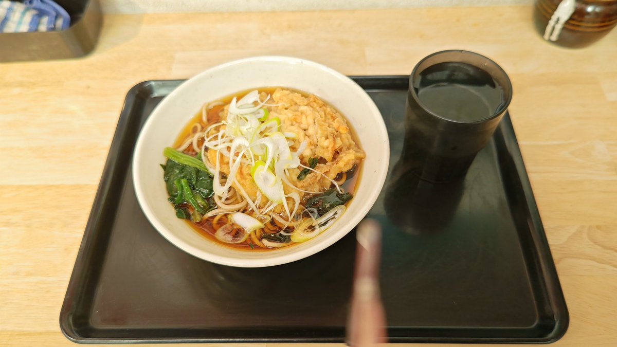 corona1971's tweet photo. 今日の昼ごはん
松石＠高田馬場
かき揚げそば

初訪問でした
おつゆが甘めで、ホッとする味でした

美味しくいただいました🎵
ごちそうさまでしたm(_ _)m https://t.co/LNPzFiyWhN