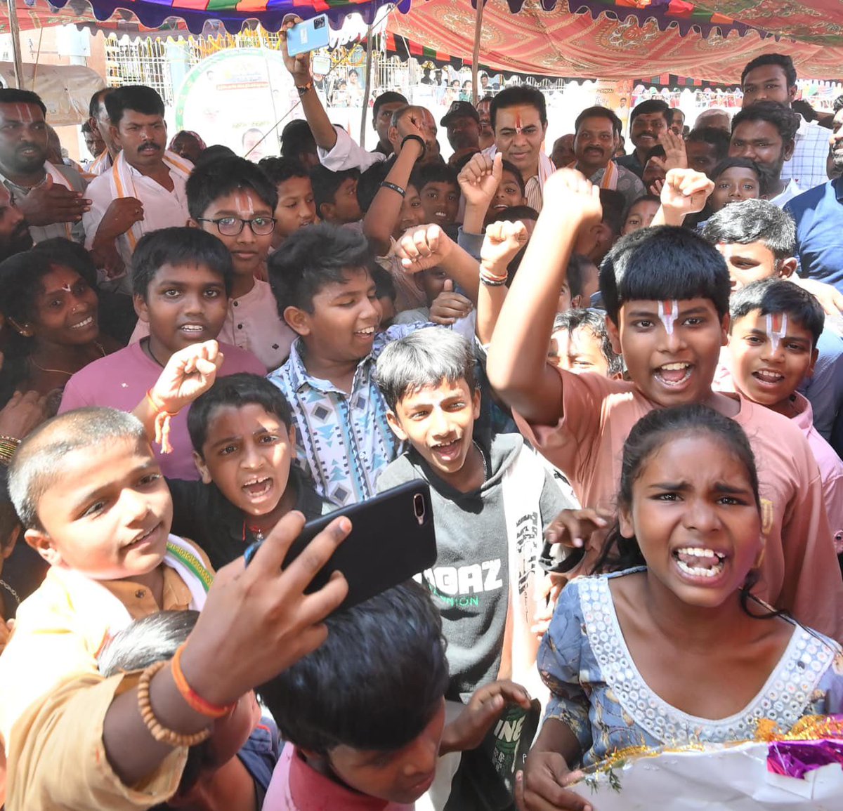 KTRBRS's tweet photo. Always good to be amidst my people in siricilla even though the heat was a bit too much 😊 https://t.co/qjo20s3KEM