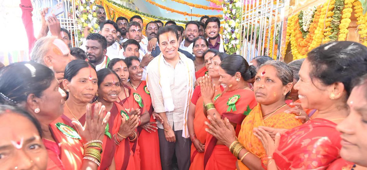 KTRBRS's tweet photo. Always good to be amidst my people in siricilla even though the heat was a bit too much 😊 https://t.co/qjo20s3KEM