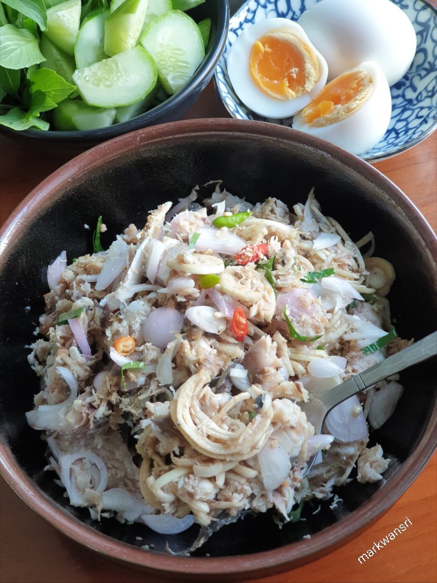 Maekwansri tweet media
