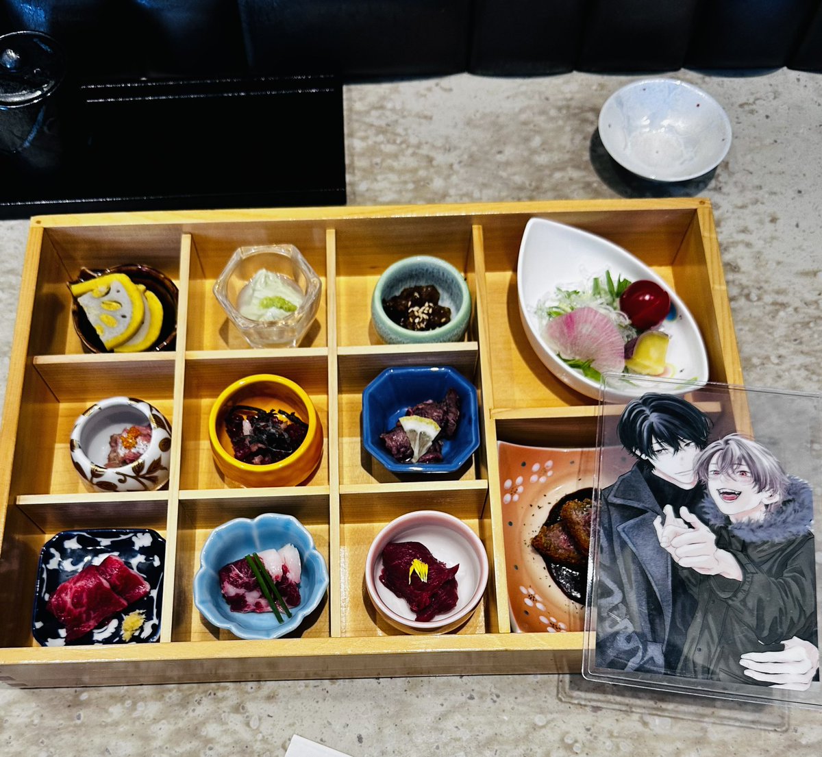 NaNo_bl1028's tweet photo. モトソウと熊本散策してます✨️
くまモン(●゚(エ)゚●)にも会えたしソウ君はしゃいでくれそう(笑)
お昼はせっかくの熊本なのでちょっと背伸びして馬刺しで有名な菅乃屋さんでランチ。
とても美味しかったです😋
#終わりのない夜君の手を
#終わ君
#Peruna 先生(@prn_work) https://t.co/TLkosBJkIM