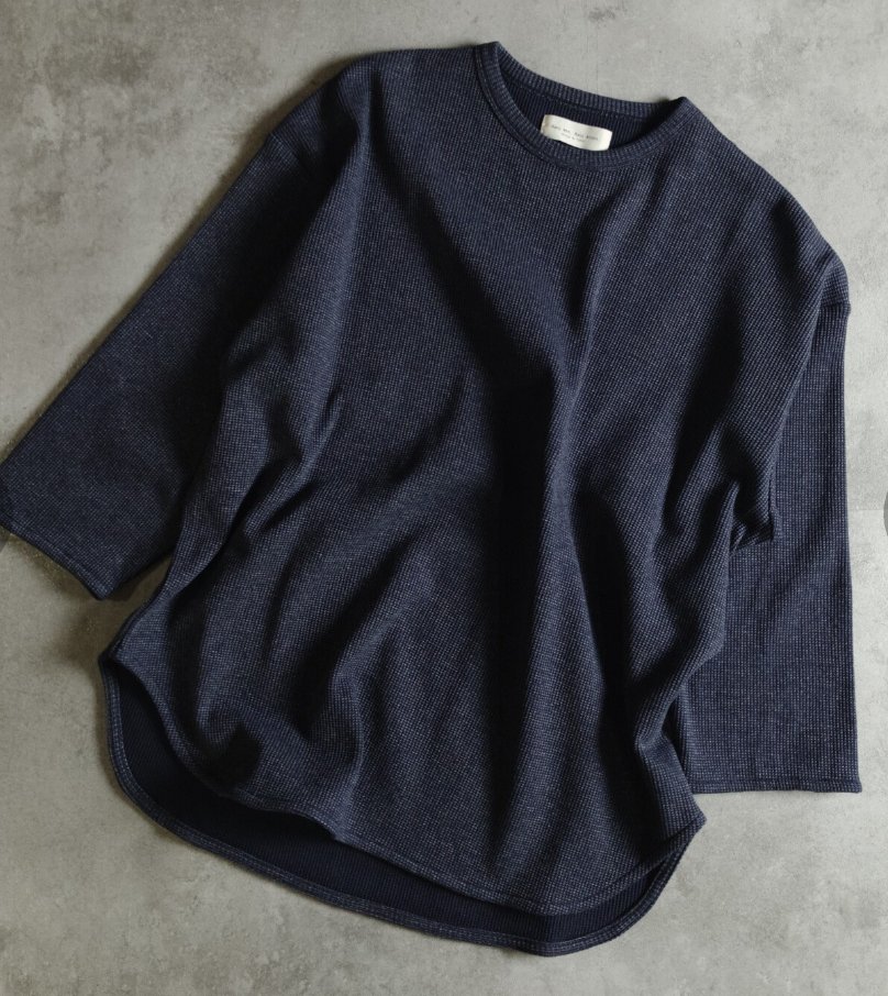 PLUSALPHAyama's tweet photo. Tシャツ1枚だと
物足りない人へ！

後染めサーマル7分丈。

凹凸感があるので無地でも雰囲気◎

ゆるく着れて、
大人っぽく見える1枚です。

PLUSALPHAセレクト
先染めサーマル7分丈カットソー

9900円

#山口市
#セレクトショップ
#PLUSALPHA https://t.co/DjLJ3AyRKm