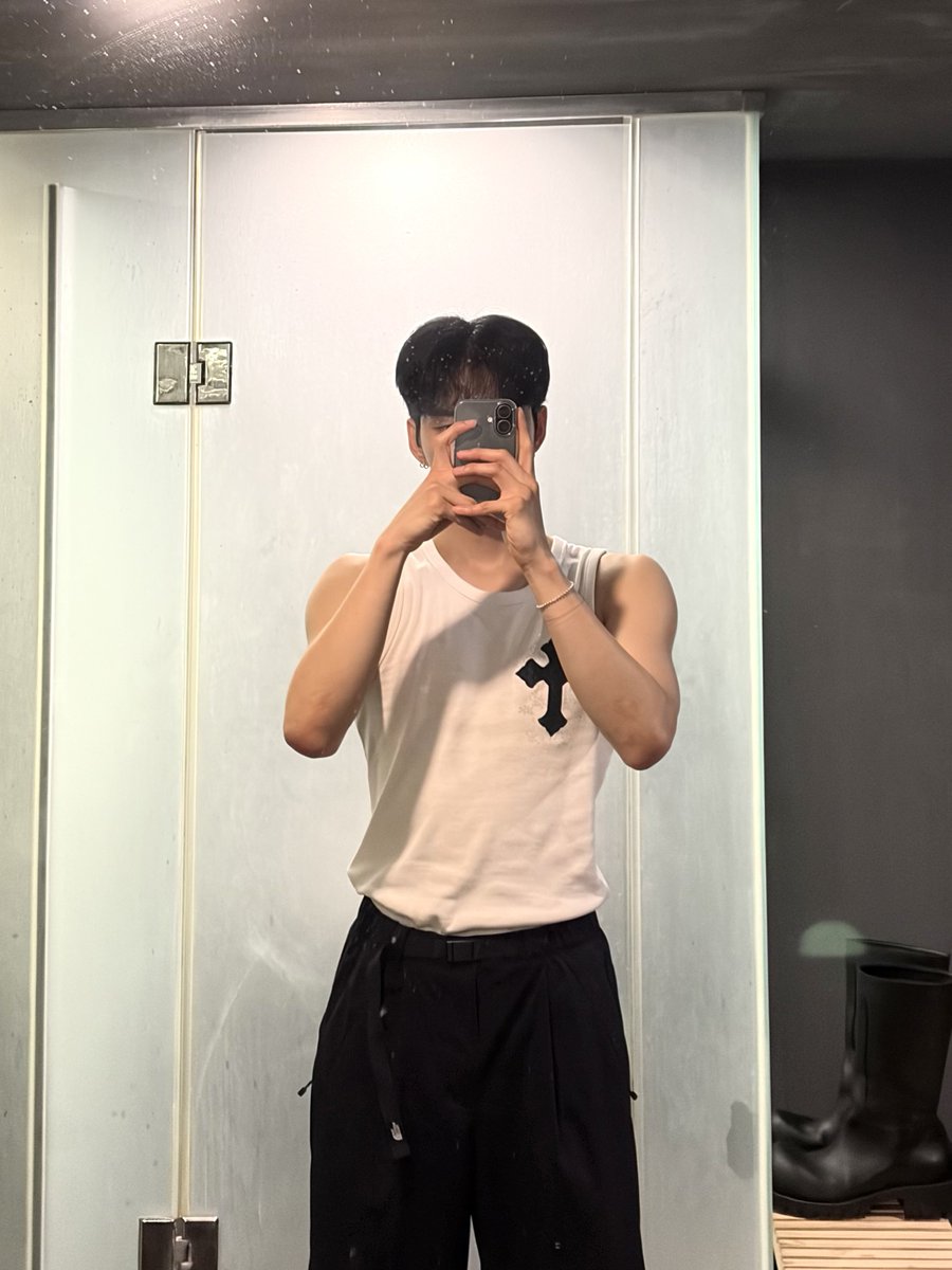 🦊 tweet media