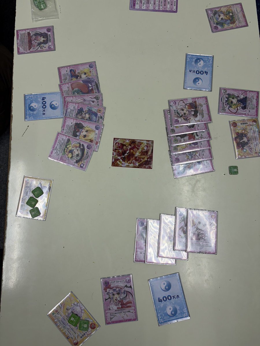 hitGameClub's tweet photo. 昨日のゲーム研究部②

#東方ボムレター

💣3回戦までやりましたが、
みんな同点で面白かったですw

#八戸工業大学
#ボードゲーム https://t.co/qJ1hOCZSGQ