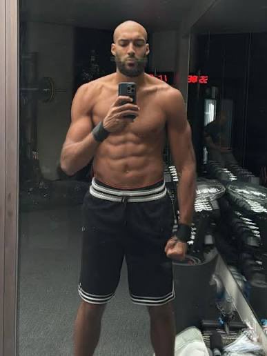 truthbeheard's tweet photo. Go-bare 🤗 my new fav hot NBA player and way to f*ck! Yum https://t.co/GZztvbxRqs
