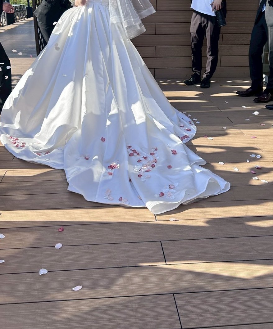 aautkk's tweet photo. やってよかった結婚式めちゃたのだった、、 https://t.co/Jbpb1TYL02