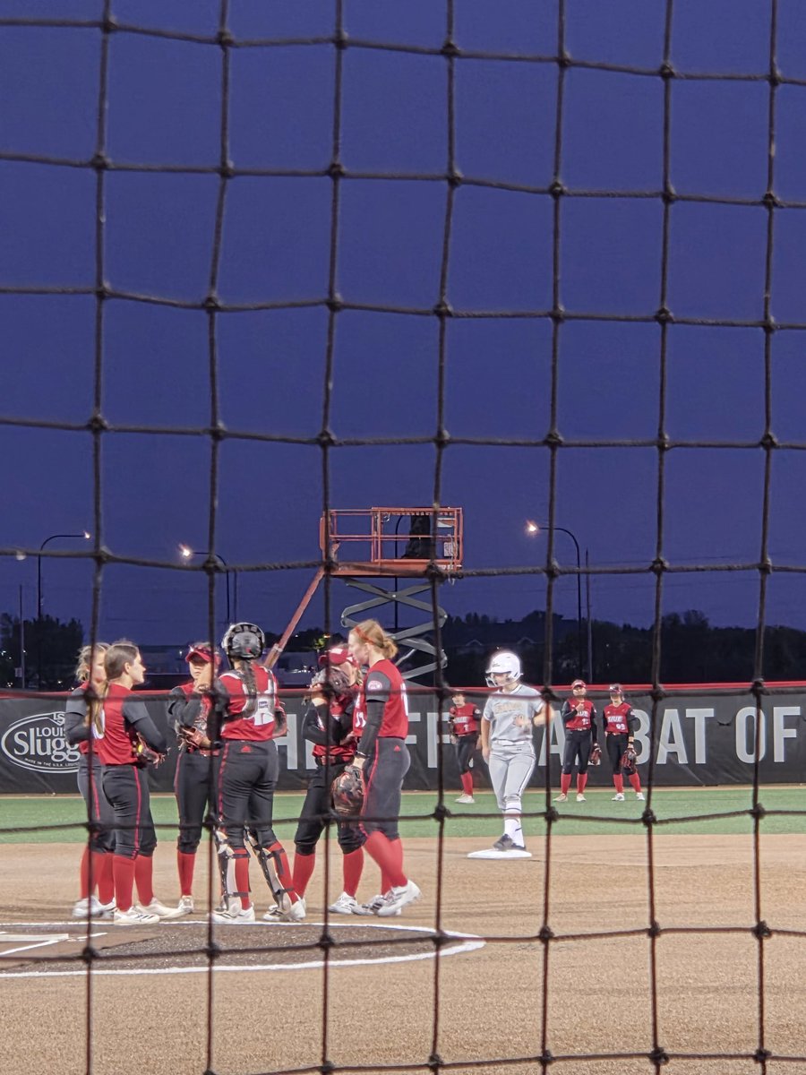 DStairs22's tweet photo. And that is a wrap in freshman season! You played and incredible 1st base with over 300 POs @jesslynstairs, we are so proud of you!! Great final hit of the season. I am sad it is over, but excited for the Cougars future!! 🖤#11❤️ https://t.co/O2iSED2N1o