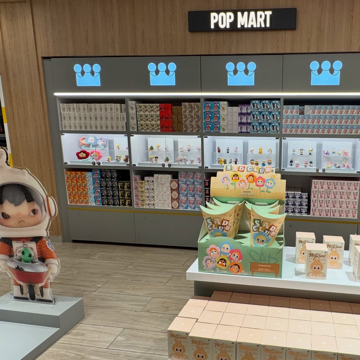 oscar_report's tweet photo. POP MART abre su primer punto de venta oficial en México.
La nueva tienda se ubica al interior de El Palacio de Hierro Durango en la Colonia Roma.
#Popmart / Pop Mart México https://t.co/vRiTLyoh3A