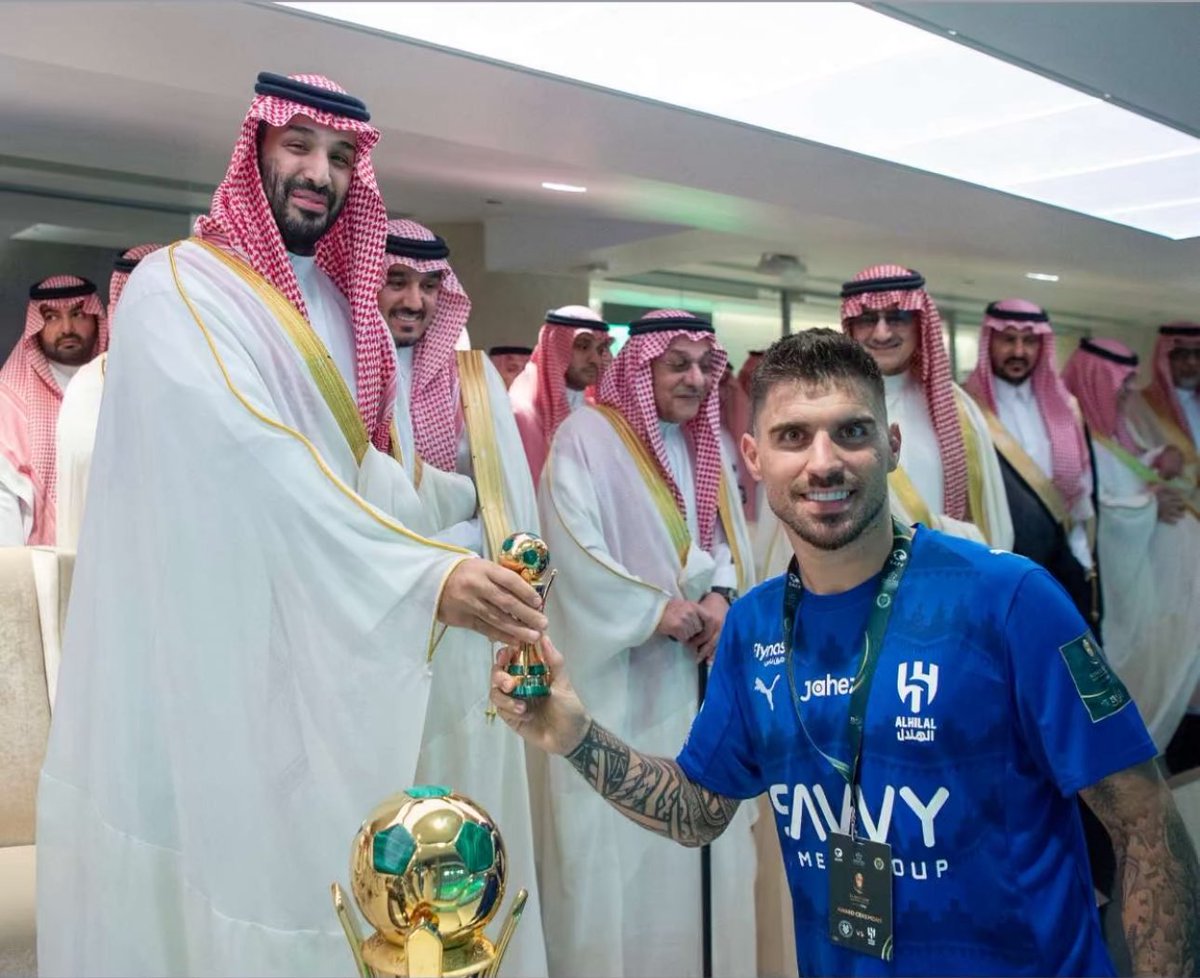 T_a4012's tweet photo. #الهلال_يتزعم_الانديه

💙💙💙. https://t.co/8hVKlq3lTP