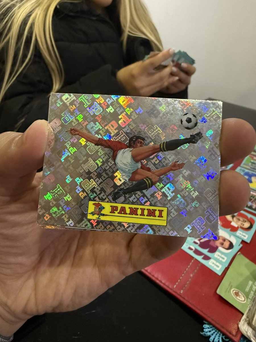 Tengo la panini repetida, cambio por apartamento en chapinero
