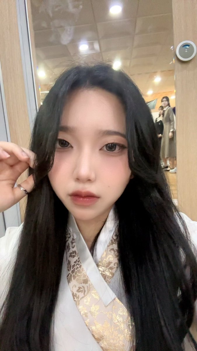 챠 tweet media