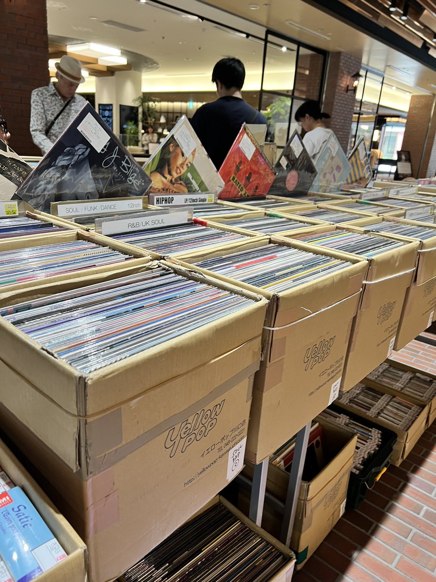 YellowPopKwgc's tweet photo. 本日は恵比寿ガーデンプレイスで行われております

EBISU Bloomin’ JAZZ GARDEN 2026 × TOKYO RECORD CONVENTIONに参加しております。
 【日程】5月9日（土）、5月10日（日）

【開催時間】
5/9(SAT) OPEN 12:00 CLOSE 18:30 
5/10(SUN) OPEN 11:00 CLOSE 18:00

レギュラー品+300円レコ＆CDを販売！ https://t.co/yco368qEwq