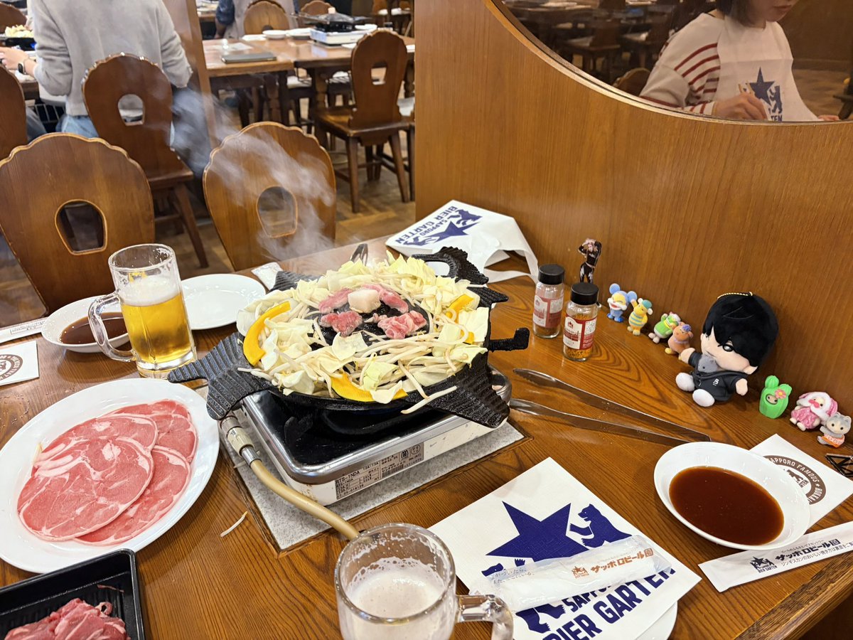 HATA_SN's tweet photo. はい！気持ち切り替えて！ビール飲み放題！！！！！！
参列者画像参照！！！！！！ https://t.co/HmR6vw159g