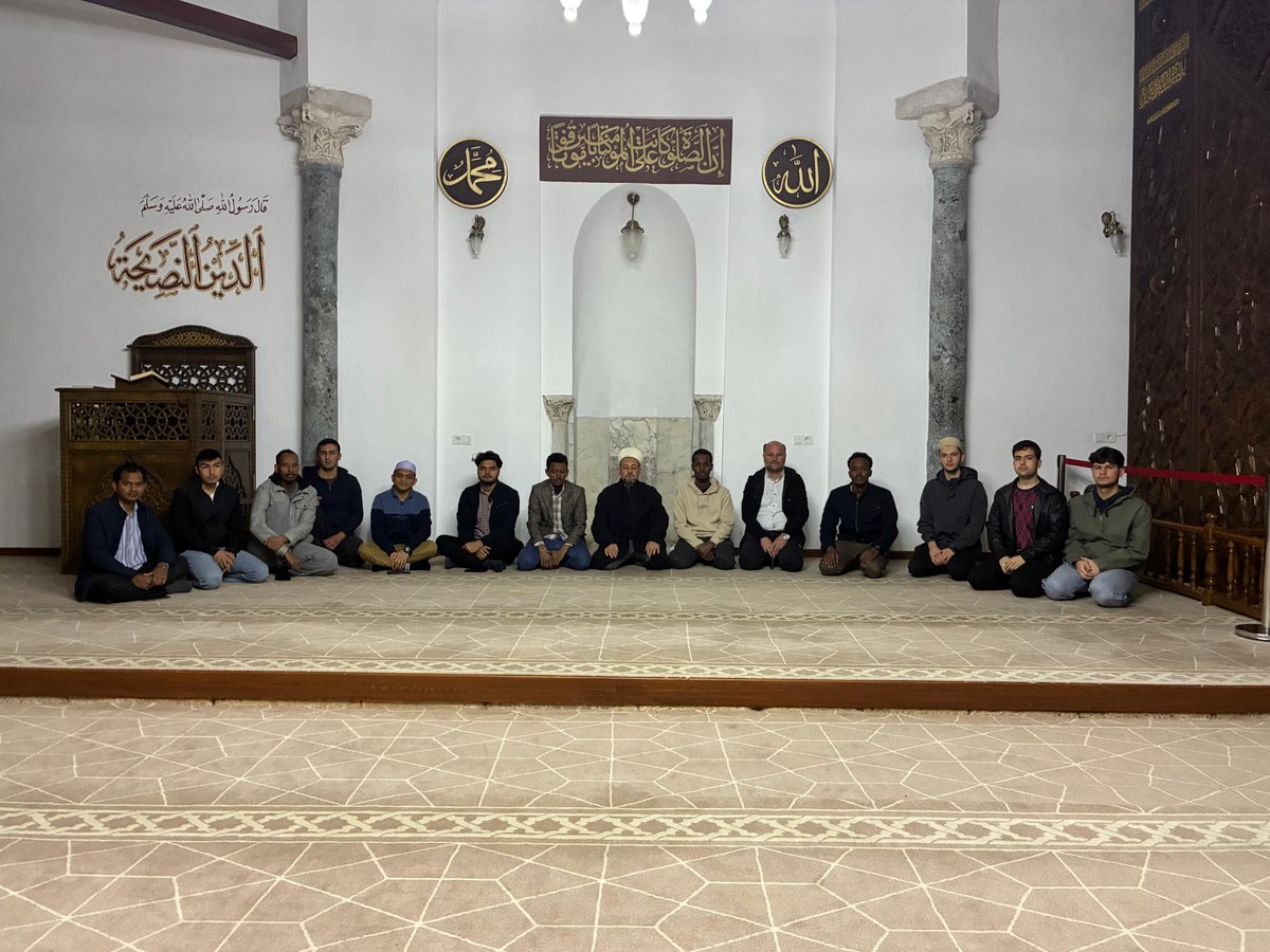 IycSehit's tweet photo. 🌙 Ulu Cami Sabah Namazı Buluşması

Dönemin son sabah namazı programında öğrencilerimizle birlikte Ulu Cami’de bir araya geldik.

Namazın huzuru, sabahın bereketi ve muhabbet ortamında gerçekleşen programımız; çorba ikramı ve güzel hatıralarla tamamlandı. https://t.co/608j7u8Oq6