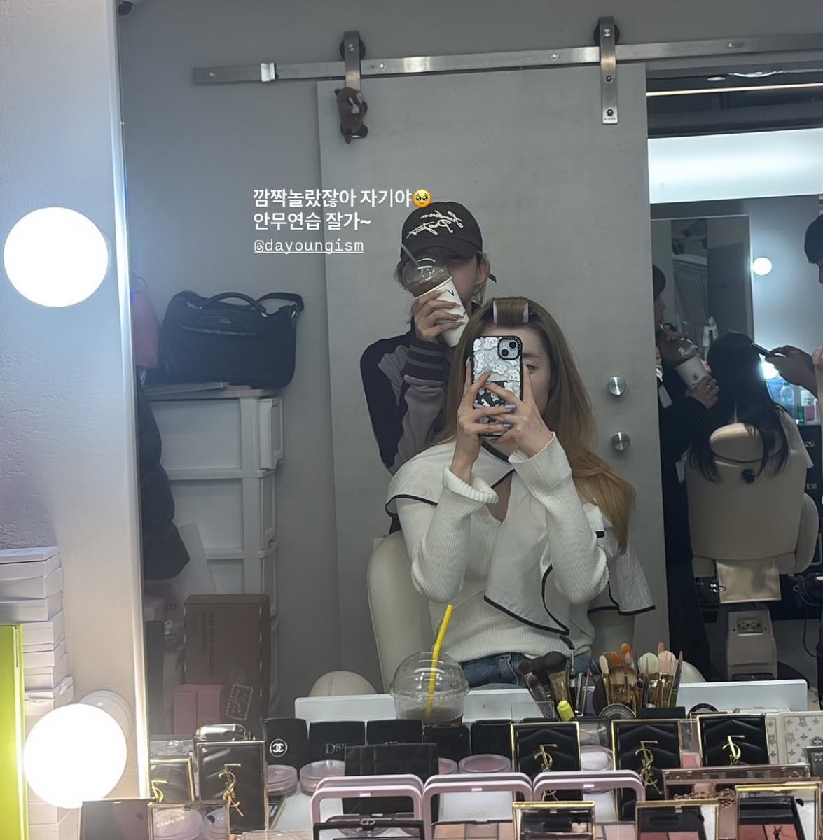 웆소행 tweet media
