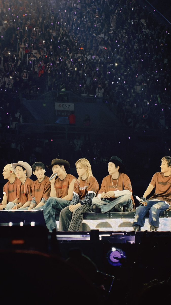 SUG4DRI's tweet photo. hi, remember me? well I know I’m not active anymore, and haven’t make new art at all, but just wanted to share with y’all my army and artmy familiy that I WENT TO ARIRANG TOUR 🥹🥹🥹🥹🥹🥹

mexico city, 07.05 💜7️⃣ https://t.co/cQlTrjYF8u