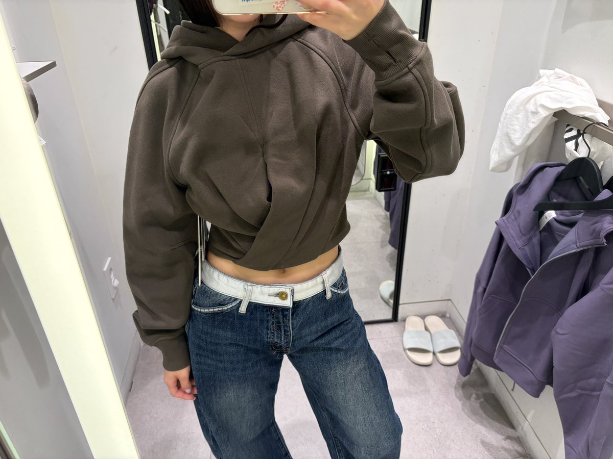 ㅇ늘 운명처럼 마주했는데
살쪄서 안맞길래 아무것도 안 삿어
...