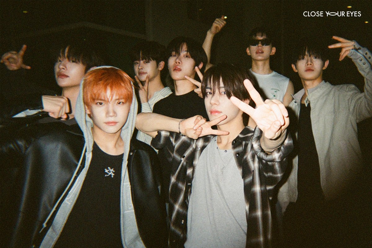 closeyoureyes_7's tweet photo. Shot By CLOSE YOUR EYES 🎞️

💥 https://t.co/XP41P1ARaY

#CLOSEYOUREYES #클로즈유어아이즈
#CYE #클유아
#OVEREXPOSED #POSE https://t.co/Za4hIHK5zJ