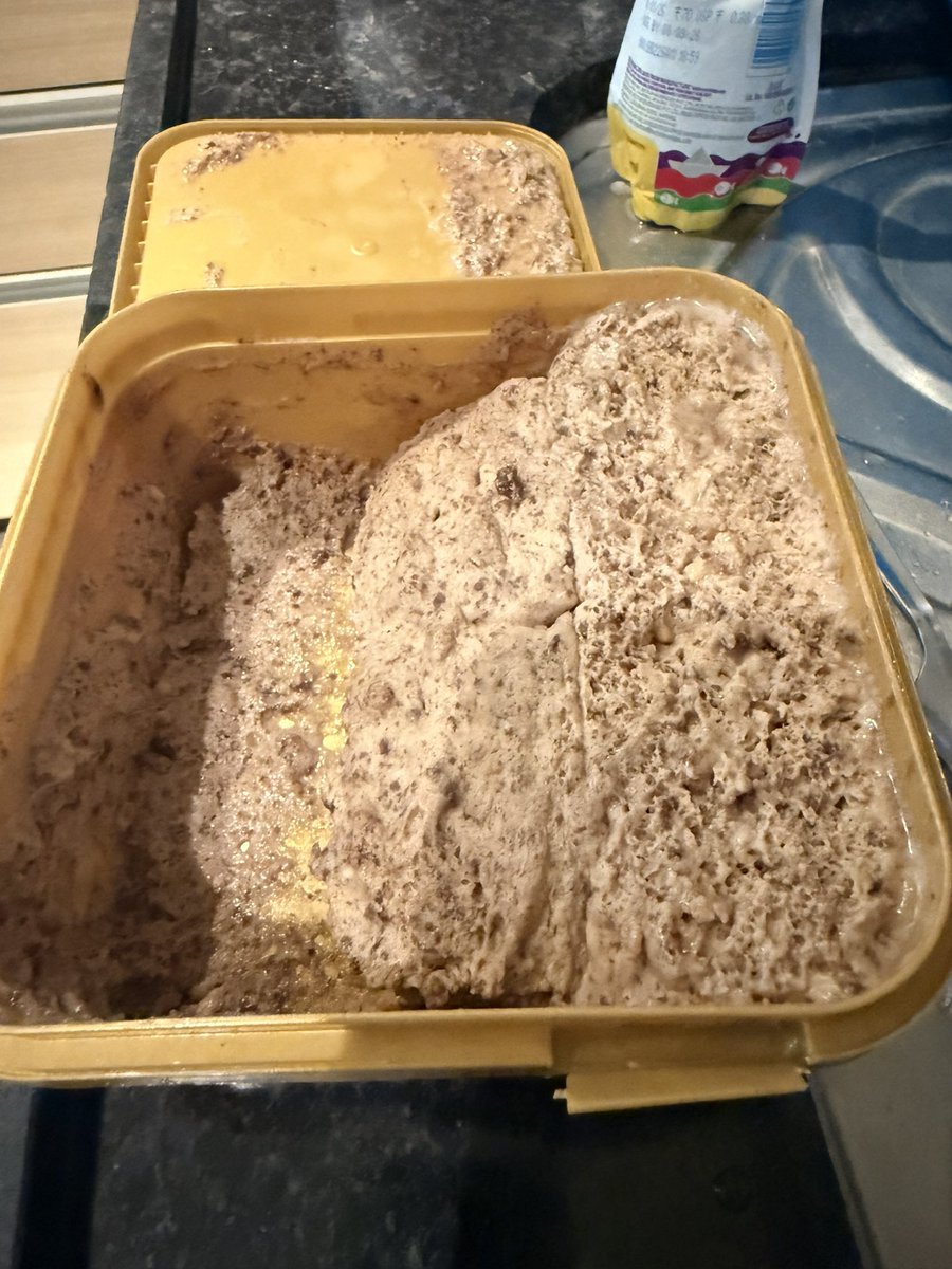 CA29679's tweet photo. @ZeptoNow pls improve delivery standards. Got melted icecream, is this why discount offered? Cust care is no care
@hoccoeatery do take note if this is acceptable to your brand https://t.co/uLNI6qpP8g