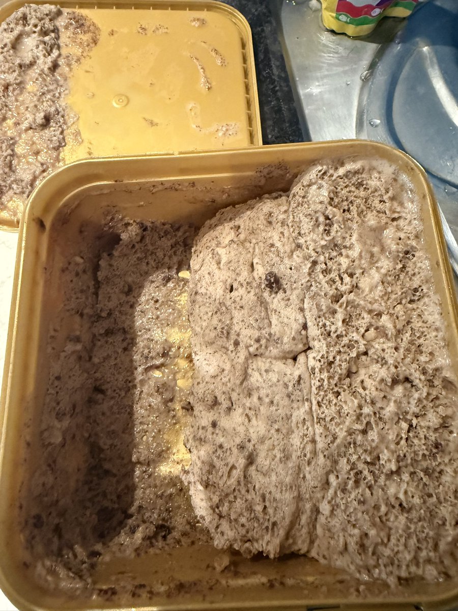 CA29679's tweet photo. @ZeptoNow pls improve delivery standards. Got melted icecream, is this why discount offered? Cust care is no care
@hoccoeatery do take note if this is acceptable to your brand https://t.co/uLNI6qpP8g