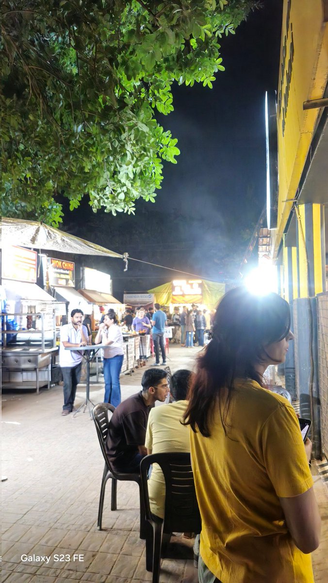 simplyshrey's tweet photo. @TheGurugramNews @dtcphry @cmohry @BJP4Haryana Sector 56 Gurugram HUDA MARKET public space captured by #WOKCHINA https://t.co/lwdzIBlKb2