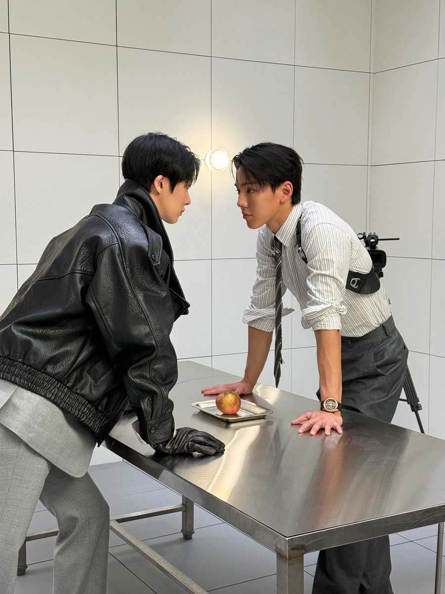 one2_514's tweet photo. 형원이 웃음 어떻게 참았지 했는데 
다음 사진에 바로 웃고있음 ㅋㅋㅋㅋㅋㅋ https://t.co/R4tFxdos2u