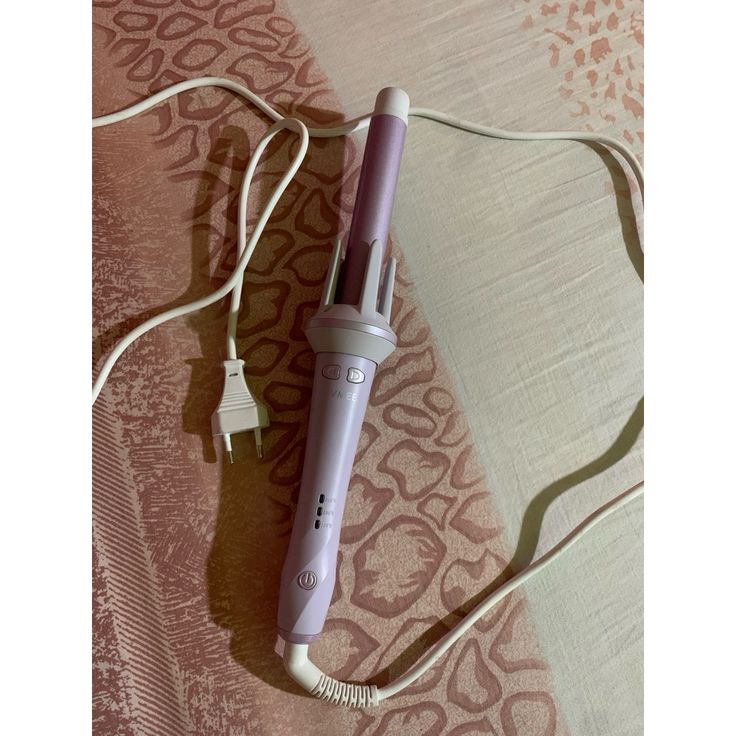 beatlessque's tweet photo. preloved catokan curly nvmee libra hair style, kondisi masih bagus minus box nya aja 80k (manual only) https://t.co/NwCb3BrRGx