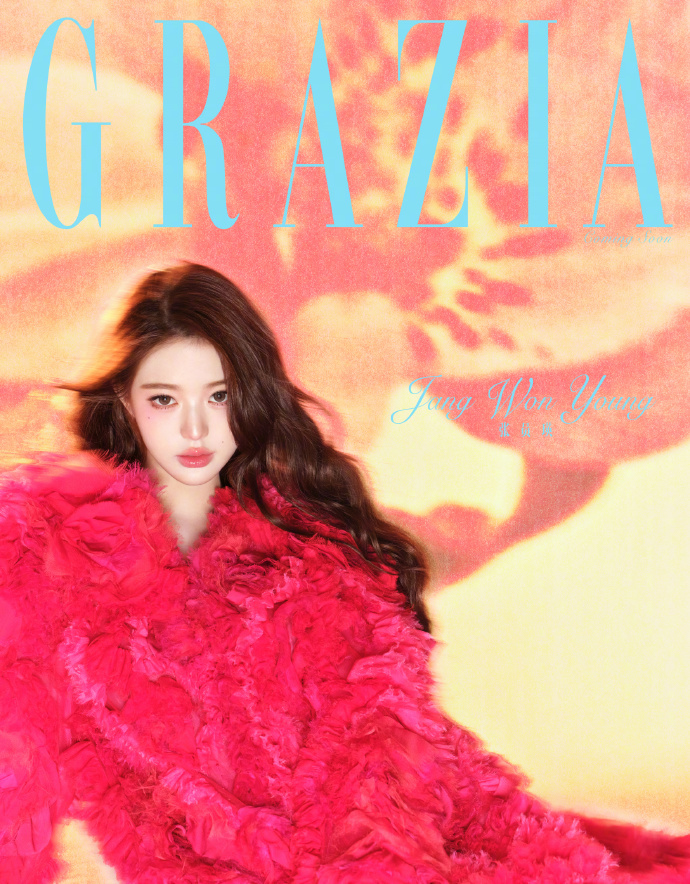 📸 [PHOTO] 260509 Grazia Weibo update with Jang Wonyoung

💌 All the heart-fluttering details of this “dreamlike fantasy world” have been perfectly captured on the pages.
Jang Wonyoung is waiting to start a conversation about beauty with you through these visuals.

#IVE #아이브