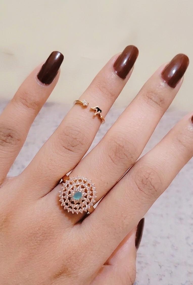 DeepGiriiii's tweet photo. "Not just a ring, it's a golden statement"π« πβ£οΈ
#MyGoldStyle #RingLover https://t.co/ZhfehE230g