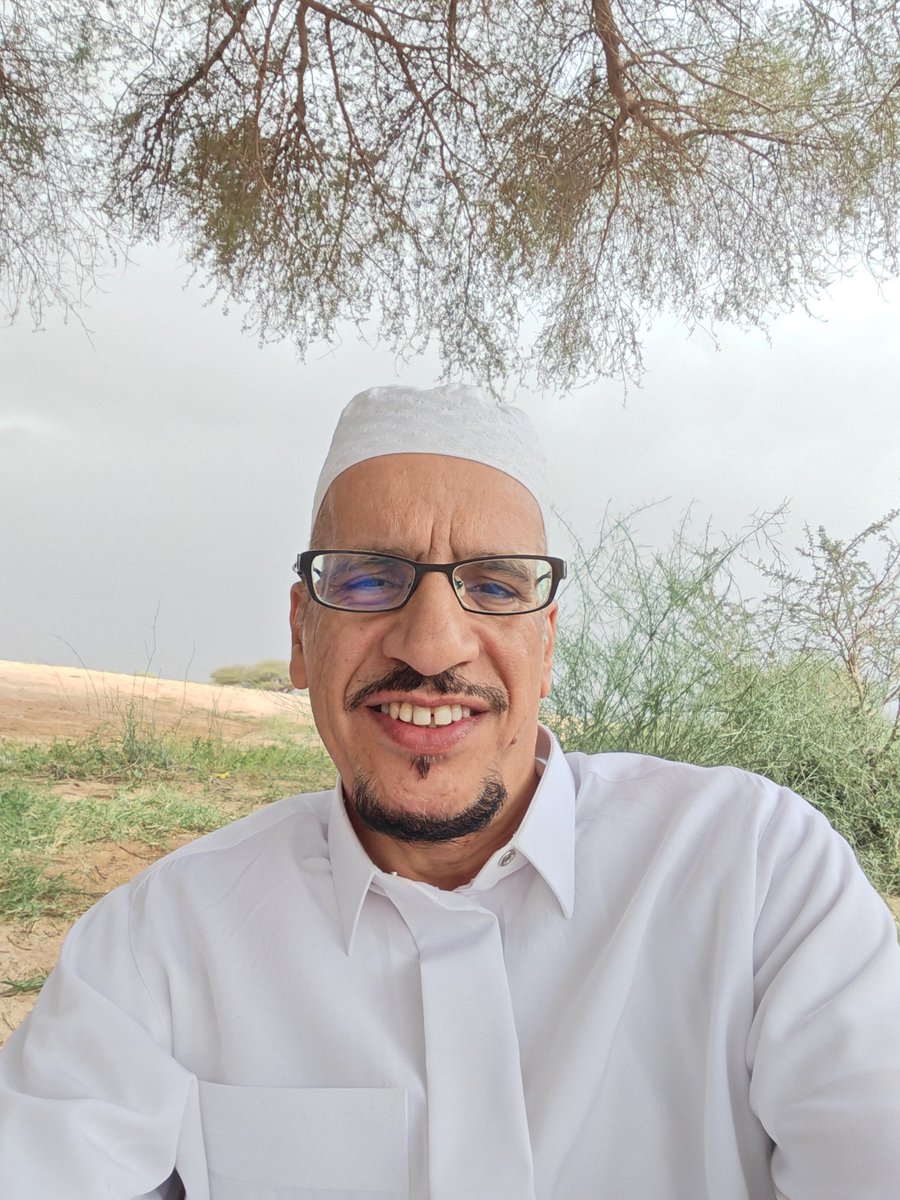 جمعت رحلتي إلى الدوادمي بين العمل الثقافي محاضرًا عن حسين سرحان، وبين السياحة والترفيه، وأقمت ليلتين، ولقيت كل حفاوة وتكريم من الأخوين الكريمين: الأستاذ سعد الجريس، وأخيه الأستاذ عبدالله الجريس، فلهما وافر الشكر وصادق الدعاء.