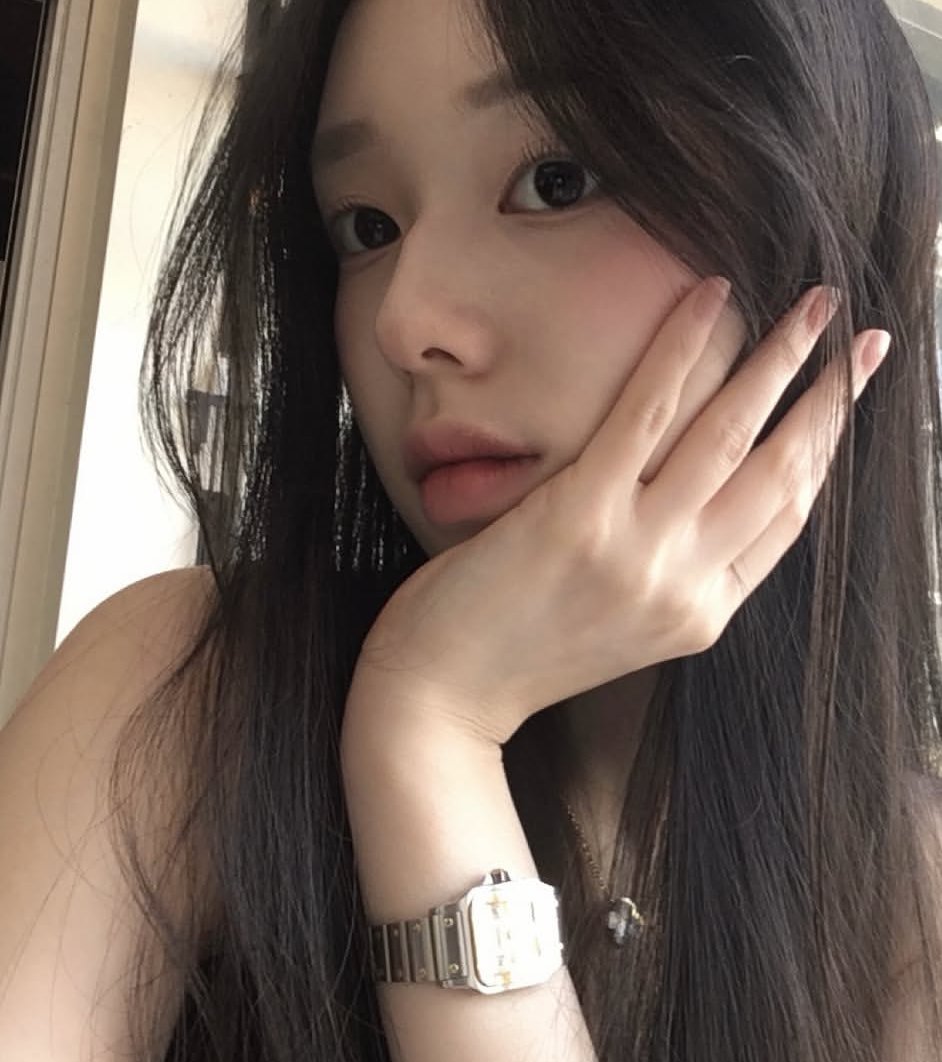 bebekpanggung's tweet photo. @TamagoPost Ryu Heejin, baru debut jadi anak bawang dalam sebuah grup. Weekend ini lagi kepengen seblak, tapi di Seoul gak nemu yang enak. Apa aku harus ke Bandung buat makan seblak? 

Calon kawan, lagi kepengen makan apa? https://t.co/zM1RC0p8lZ