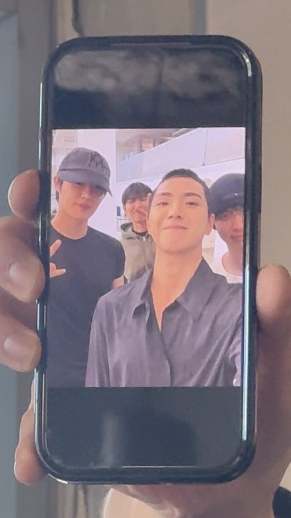 뇽 tweet media