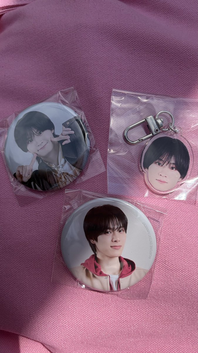 nappytly2's tweet photo. DXTEEN 2ND ONE MAN LIVE TOUR ~ Heart &amp; Soul〜グッズカプセルトイ　ガチャガチャ

【求】 大久保顔面アクキー
　　 缶バッチ(2種どちらでも)

【譲】画像のもの

本日会場手渡しのみ

お心当たりありましたらリプお願いいたします
 #DXTEEN求  #DXTEEN譲　#dxteen買取 https://t.co/WR5cBZ00ME