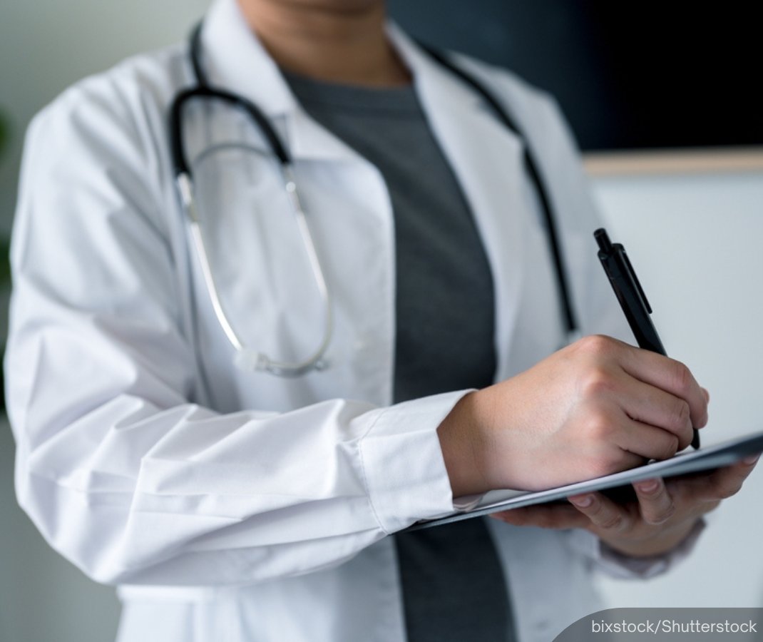 NewsBFM's tweet photo. Healthcare workers should ideally work 45 to 48 hours a week, as even 60-hour weeks are too demanding in the long term, says the MMA.

"We must address the chronic shortage of doctors, inadequate staffing ratios, and a system that has never been properly resourced to function within humane working hours," said President Dr Thirunavukarasu Rajoo.

🧵1