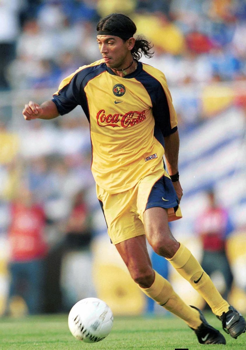 El_Hincha12's tweet photo. No puedes llamarte americanista de corazón si no recuerdas el nombre de este crack 🤔🤔 https://t.co/WPvVyXyLaj