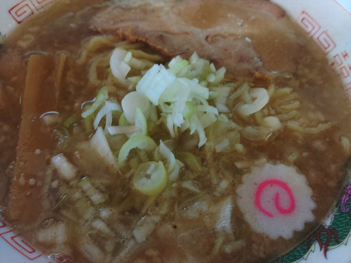 ibupyon's tweet photo. 2026.05.09  *044
『 らぁめん WARA - FUKU』
「魚介こってり塩中華 ￥950」

お久し振りで『WARA - FUKU』さん😁

中太縮れ麺が塩のスープとしっかり絡んでとても美味しい😋
後入れの桜海老と香味油を入れると海老の風味満載で美味しさがレベルアップします😉

今日はどうもご馳走様でした🤗 https://t.co/h0A2kYVGfn