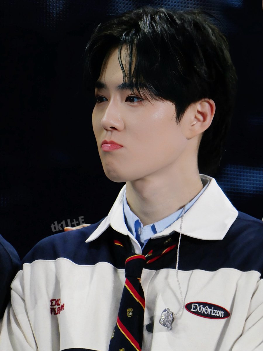 tk1JE's tweet photo. 260412 EXO PLANET #6 - EXhOrizon in SEOUL 
 
🐰🐰

#수호 #SUHO #김준면 #준면 #金俊勉 #スホ
#EXO #EXOPLANET
#EXhOrizon_in_Seoul
@weareoneEXO https://t.co/iJFqYdehHX