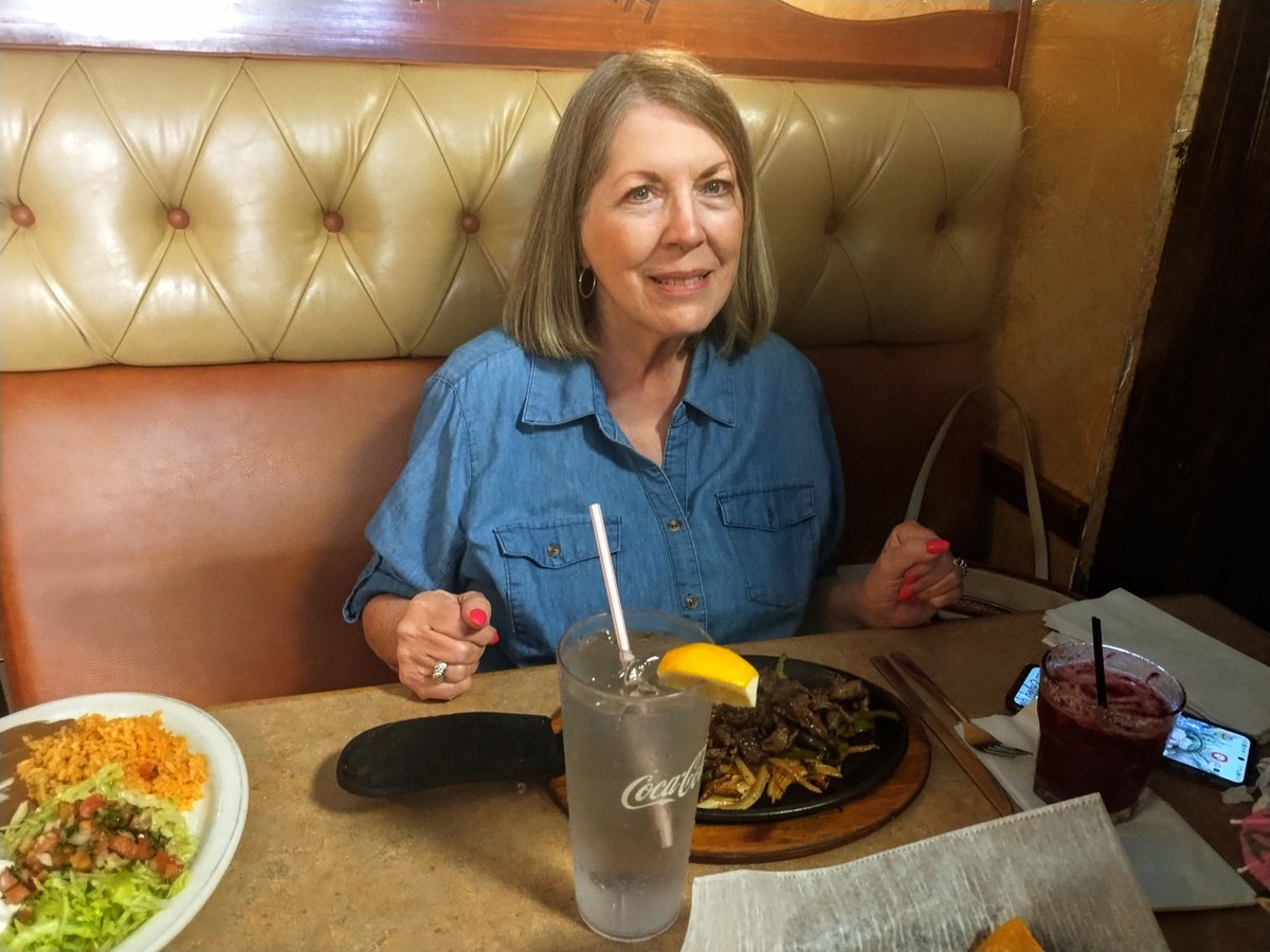ScooterDoodles's tweet photo. Treated Mom to a nice lunch at Tequila's for Mother's Day. We both got margaritas and some extremely delicioso dishes 🍽️🍹🌮😋 #lunchwithmom #momandsontime #chipsandsalsa #margaritatime #mexicanfoodlove #Tequilas https://t.co/8vBDqc0618