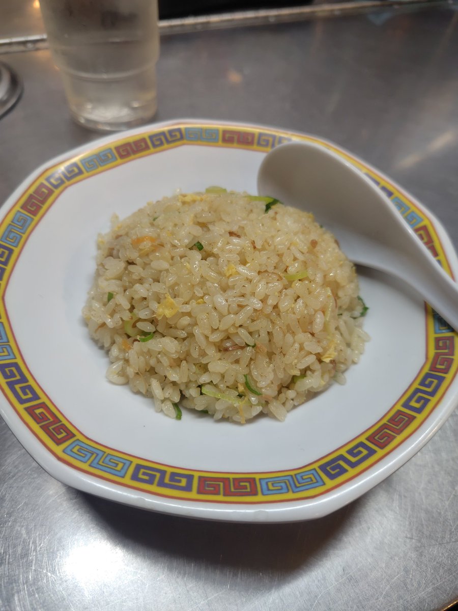 92akky's tweet photo. 今日の昼は、２日連続の天スタ。
今日はスタミナチャーシューに半チャンセット。
奈良のソールフード、２日連チャンでも全然飽きない(笑)
#ラーメン #スタミナラーメン #天理ラーメン https://t.co/PKoaMfj97V