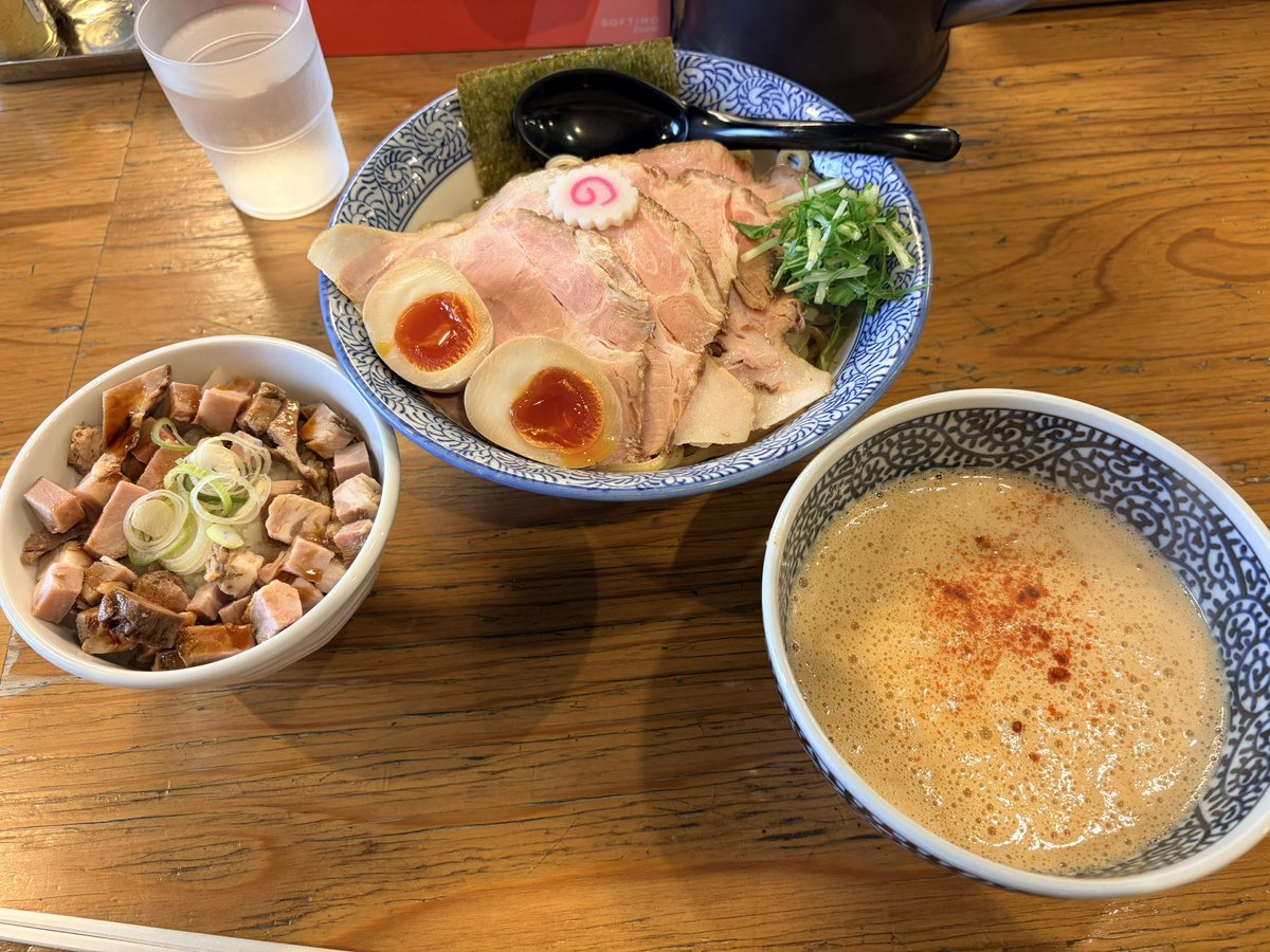 ランチはつけ麺いちびりでみそつけ麺。